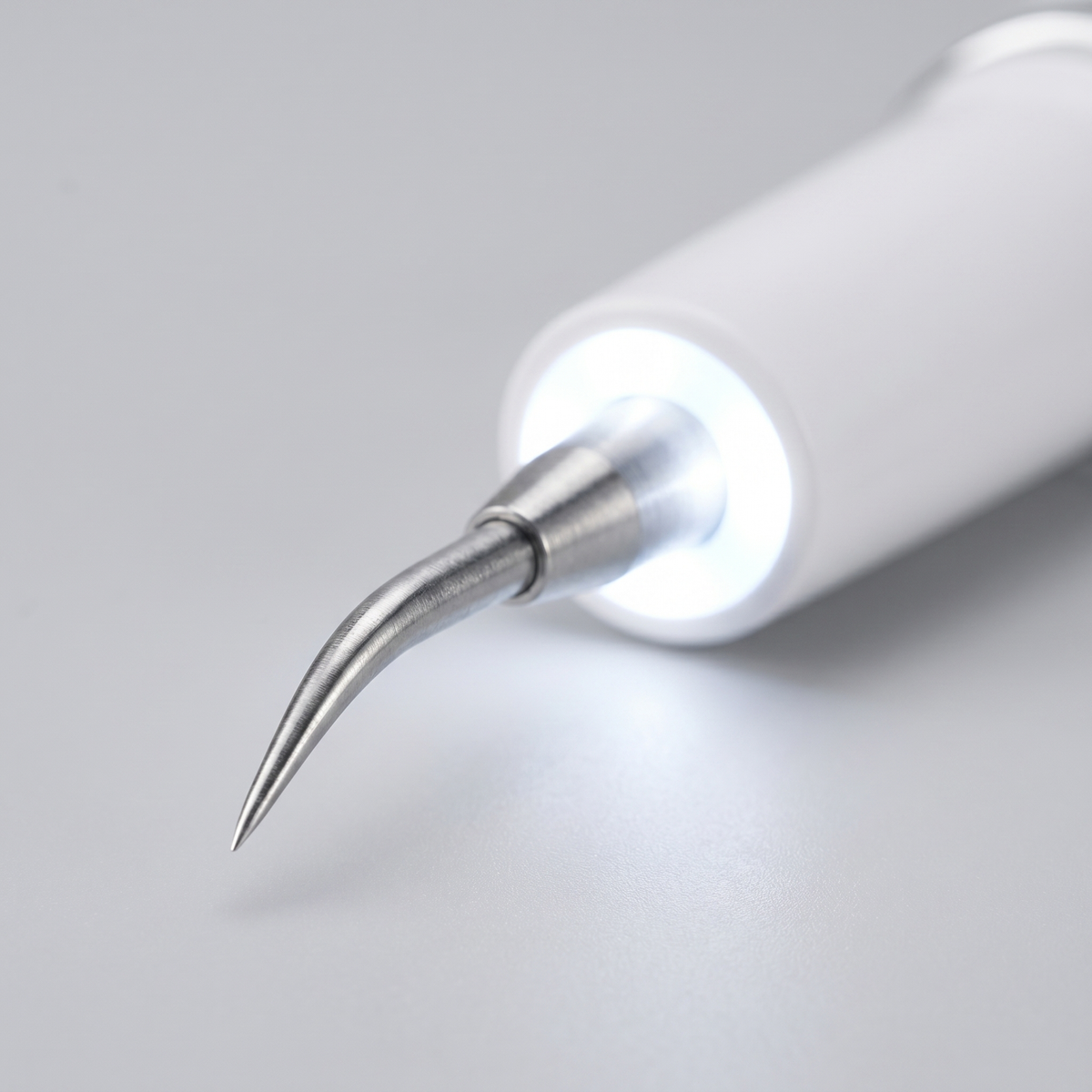 Macro of the scaling tip with LED light